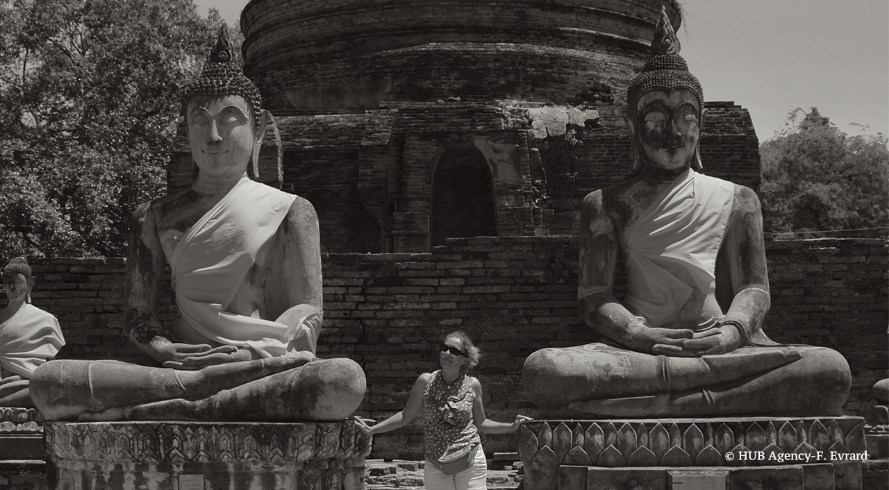 Bouddha et Jennifer Wat Yai Chaimongkol
