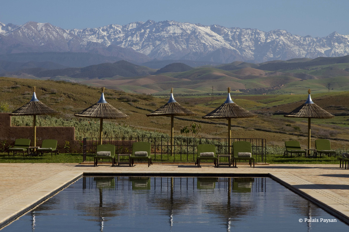 Vue sur l'Atlas de la piscine du palais Paysan