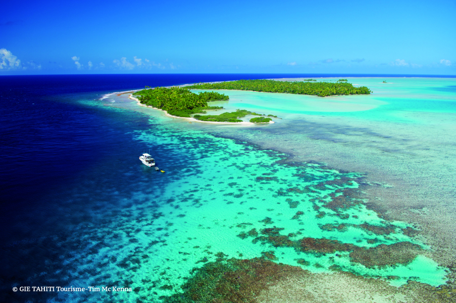 Vue aérienne des atolls des Tuamotu.